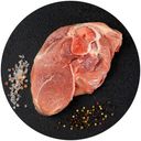 Стейк свиной лопатка на кости без шкуры Selgros охлажденный на подложке