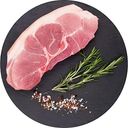 Свиная лопатка на кости со шкурой, 1кг