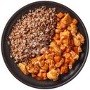 Гуляш из курицы с овощами с гречкой отварной Перекрёсток Select, 240г