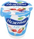 Йогуртный продукт, НЕЖНЫЙ, с соком клубники, 1,2 %, 320 г