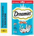 Лакомство DREAMIES  для взрослых кошек с добавлением лосося,