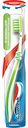 Зубная щетка Aquafresh In-Between Clean средней жесткости