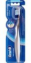 Зубная щётка Oral-B Pro-Expert Clean средней жёсткости