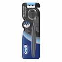 Зубная щетка Oral-B Pro-Expert Clean Black с древесным углем средней жесткости