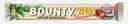 Шоколадный батончик белый с клубничной начинкой Bounty Trio 78г
