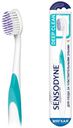 Зубная щетка Sensodyne Deep Clean средней жесткости